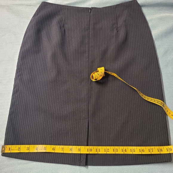 Pencil Skirt Classic Knee Length Black Pinstripe - Picture 11 of 14